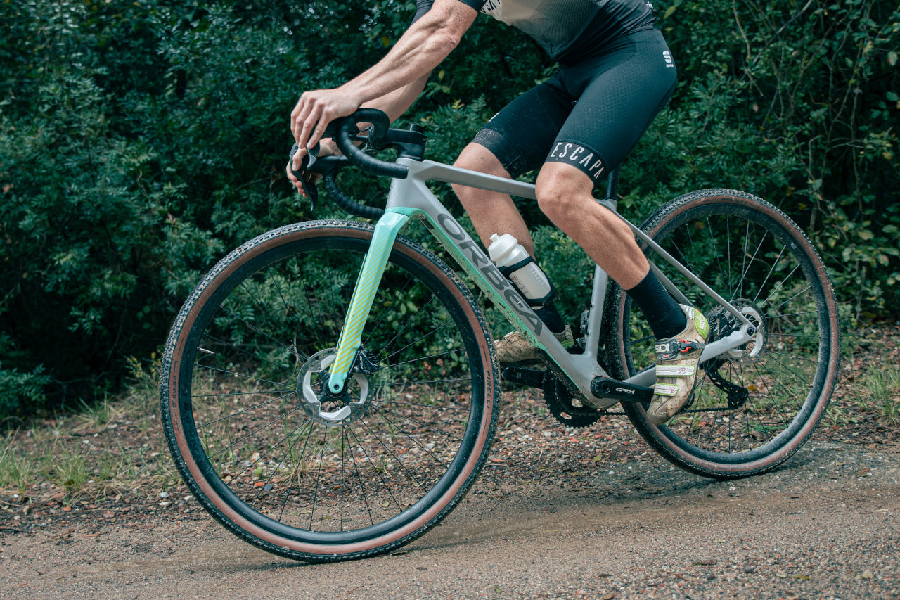 Comparativa bicis de gravel: Biciescapa con la grava y el asfalto!