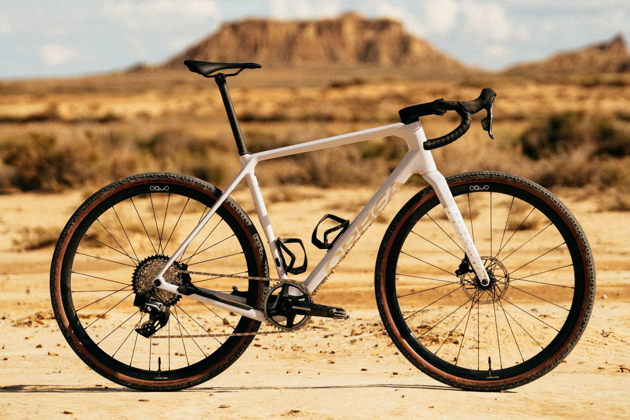 Comparativa gravel: Orbea Terra vs Cannondale SuperSix EVO SE