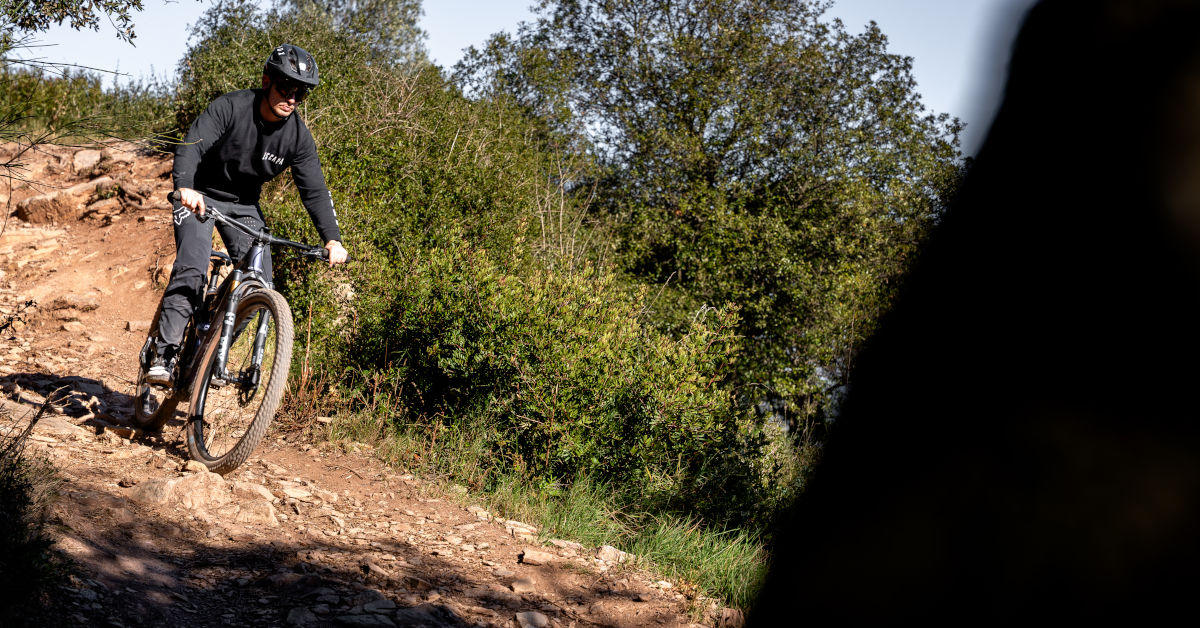 Bicicleta rígida vs doble suspensión: Comparativa MTB