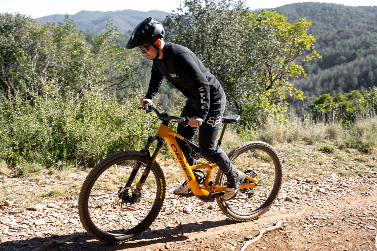 Bicicleta rígida vs doble suspensión: Comparativa MTB