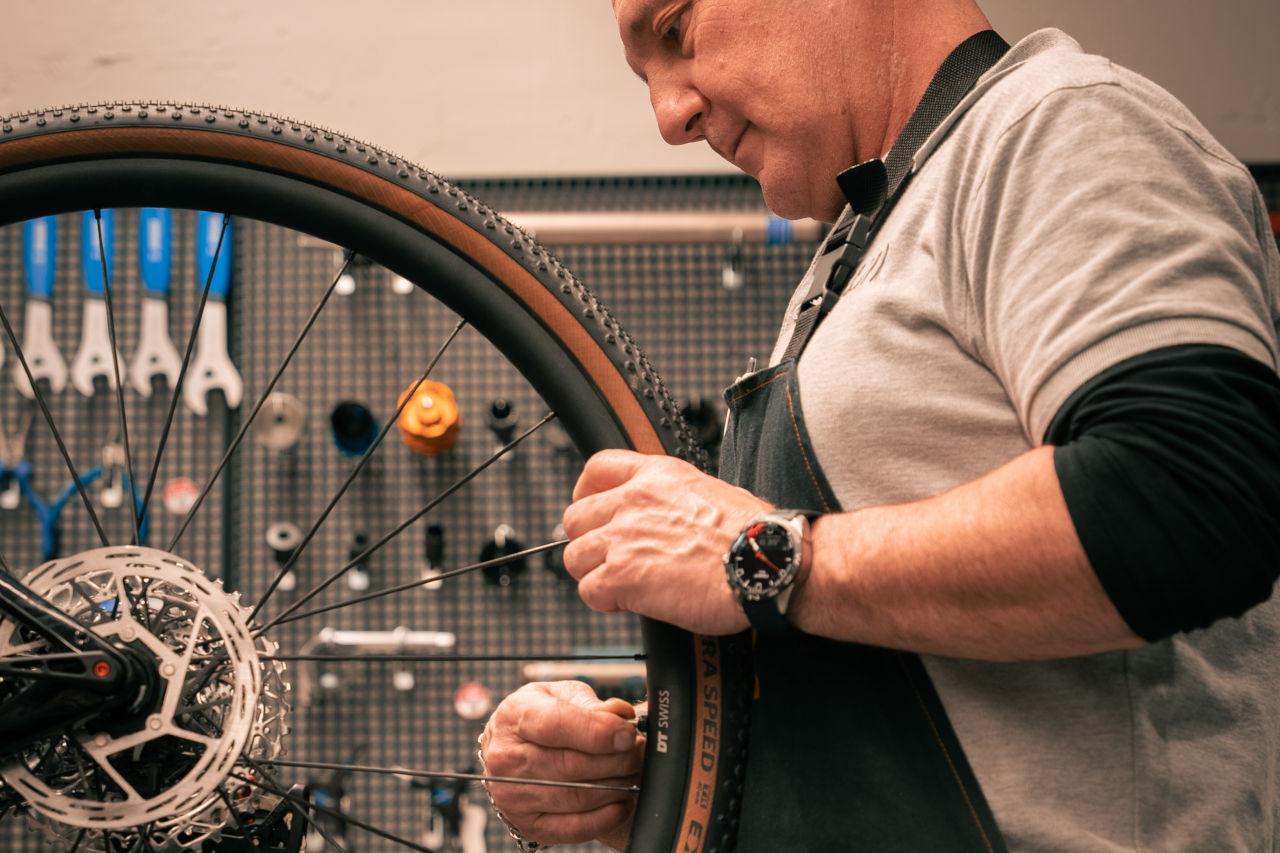 Guía para el cuidado de tus ruedas de bicicleta y reparaciones efectivas