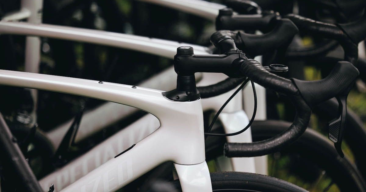 Duelo en el pavé: Specialized Roubaix 22 y Roubaix 23