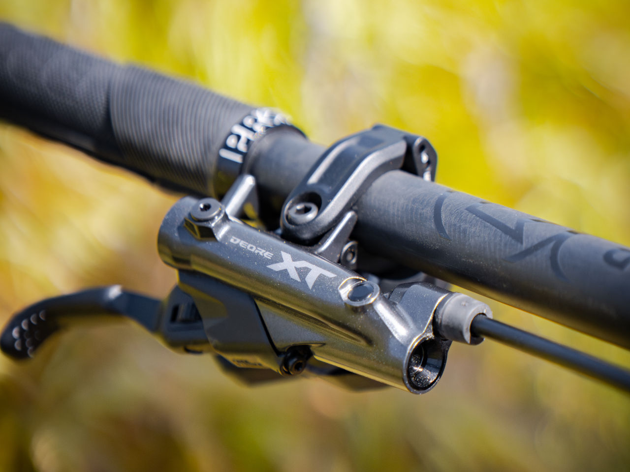 Shimano XT Di2: El cambio electrónico llega al MTB sin cables y sin límites