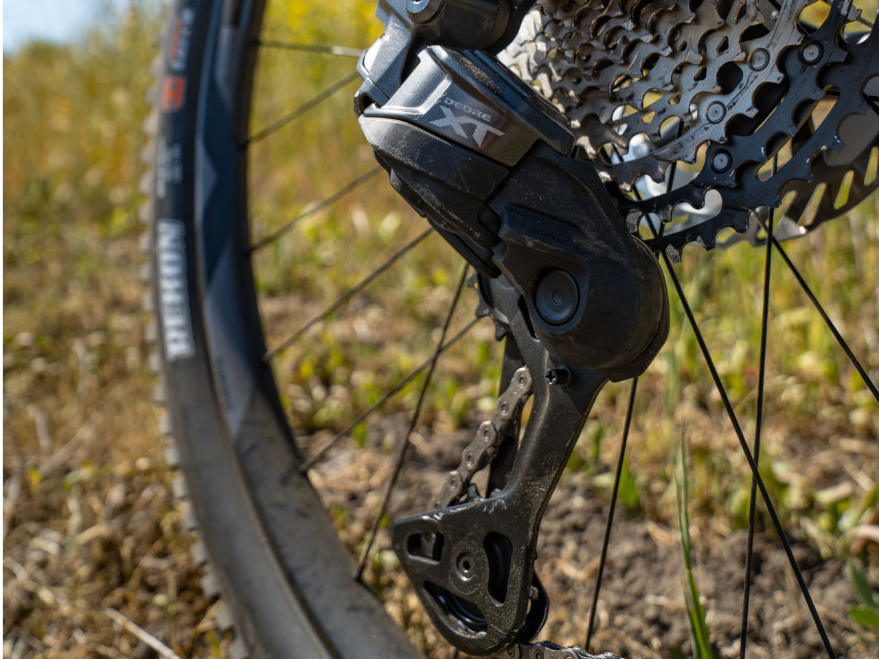 Shimano XT Di2: El cambio electrónico llega al MTB sin cables y sin límites