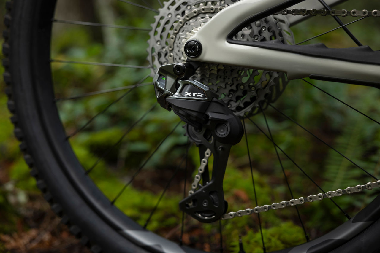 Shimano XTR M9200 Di2: llega el grupo electrónico e inalámbrico al MTB