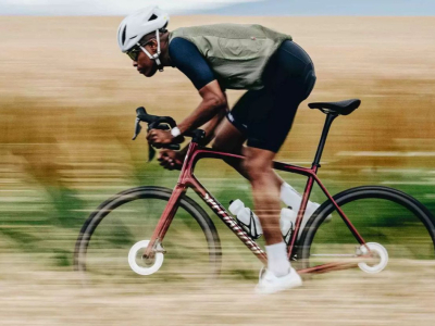 Specialized Aethos 2: La bicicleta que redefine la ligereza y el placer de rodar