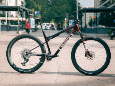 Comparaison 2024 : Orbea Oiz M-LTD vs Specialized S-Works Epic WC