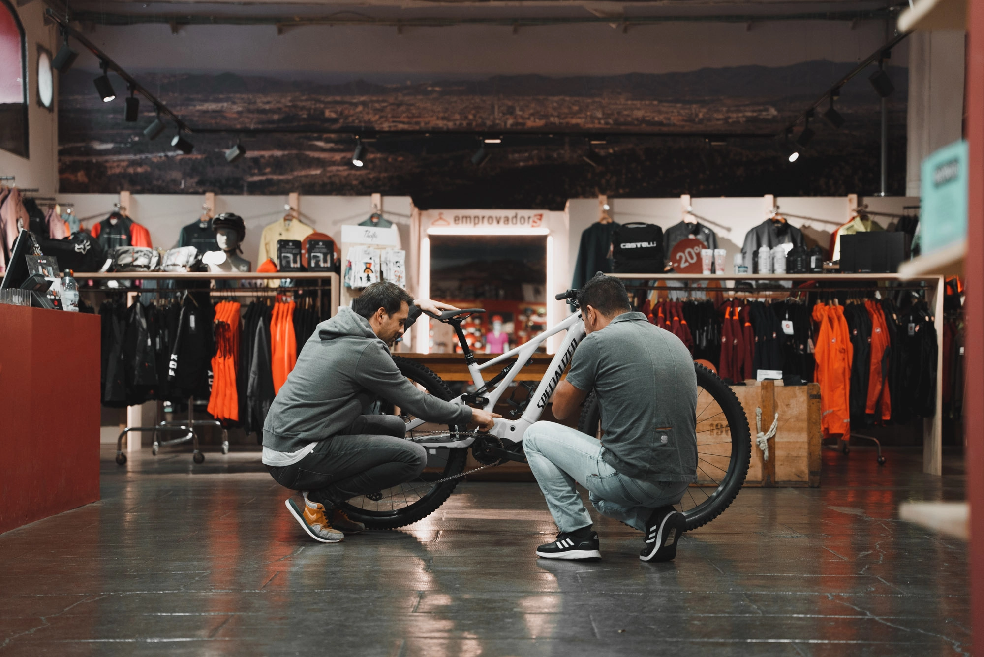 ENS QUEDEM AMB LA TEVA BICI ANTIGA